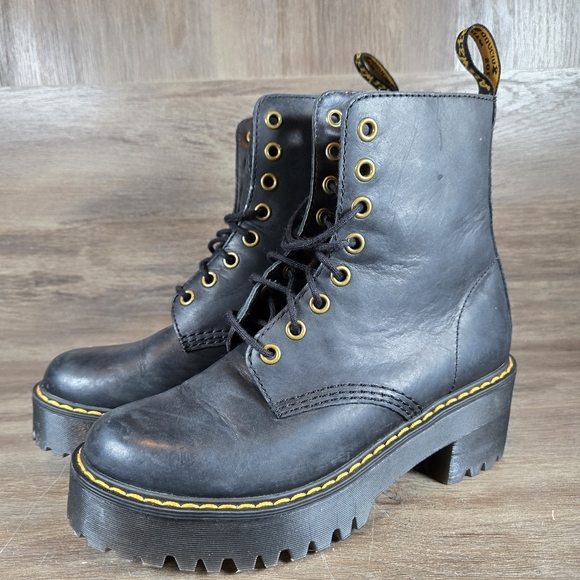 Martens Shriver Hi Gum Lug Platform Wyoming Black Leather Lace